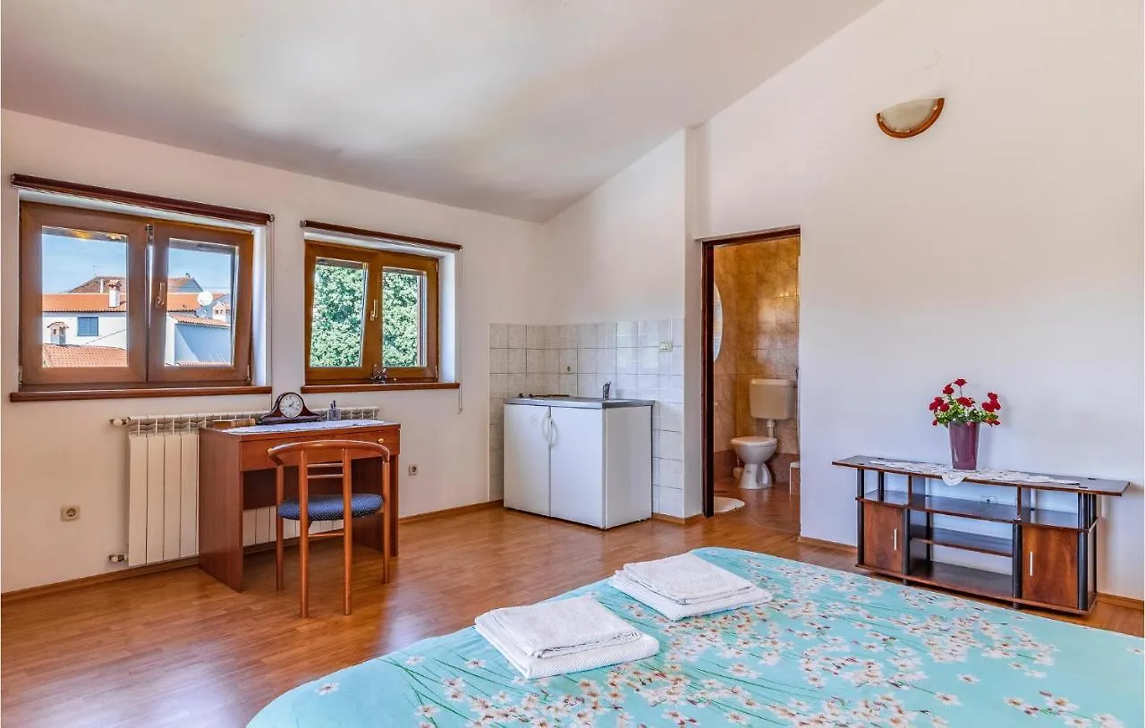 Gorgeous Home In Medulin With Wifi 0*,